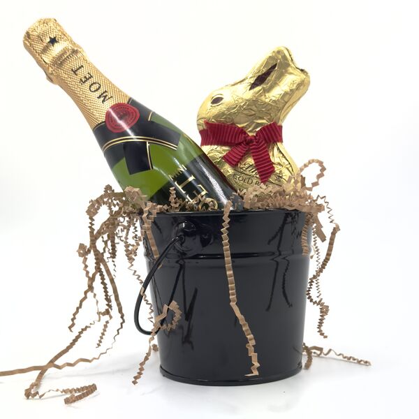 Easter Bubbles - Sparkling Wine & Treats for Easter